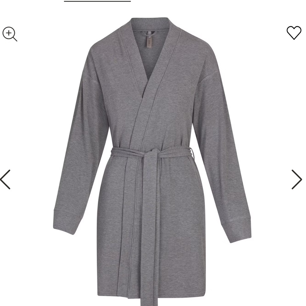 SKIMS ROBE - Picture 3 of 5